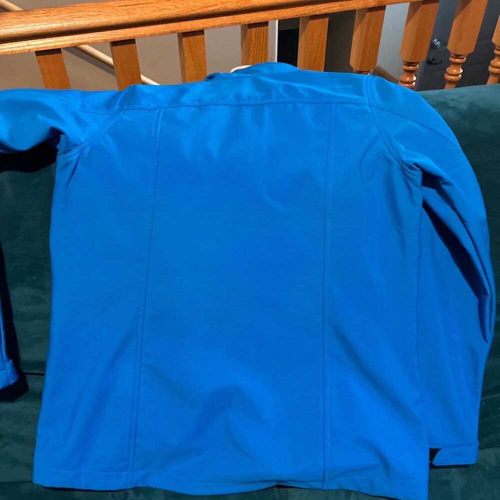 Water proof Jacket - Picture 4 of 5